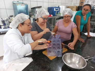 Foto 50: Delícias Gastronômicas - Aulas de Bolos Caseiros e Ovos de Páscoa