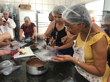 Foto 98: Delícias Gastronômicas - Aulas de Bolos Caseiros e Ovos de Páscoa