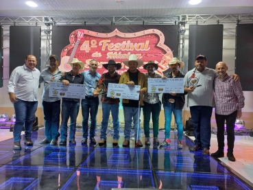 Foto 63: Dupla de Mirassol vence o IV Festival de Música Sertaneja Regional de Quatá