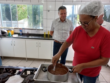 Foto 73: Delícias Gastronômicas - Aulas de Bolos Caseiros e Ovos de Páscoa