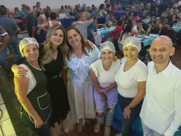 Foto 92: Funcionários Municipais de Quatá participam de grande festa