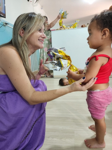 Foto 4: Entrega de ovos de Páscoa