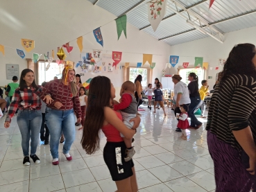 Foto 35:  Festa Junina do grupo Criança Feliz - Centro Comunitário 