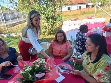 Foto 74: Cras promove tarde especial para comemorar o Dia das Mães