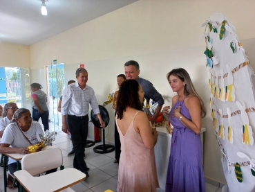 Foto 33: Entrega de ovos de Páscoa