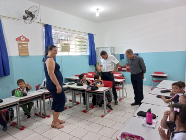 Foto 34: Volta às aulas em Quatá