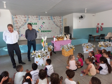 Foto 52: Entrega de ovos de Páscoa