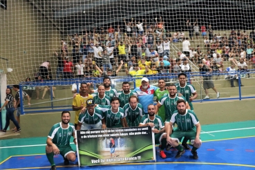 Foto 2: CAQ: Campeão do Campeonato de Futsal de Férias 