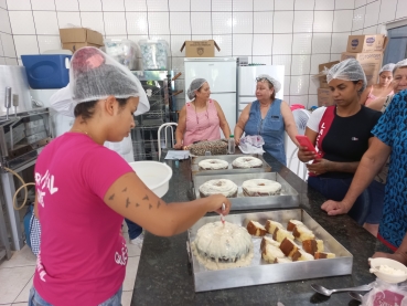 Foto 28: Delícias Gastronômicas - Aulas de Bolos Caseiros e Ovos de Páscoa
