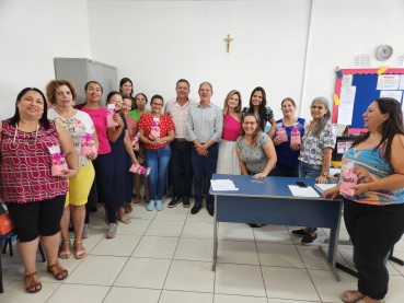 Foto 51: Mulheres funcionárias municipais recebem um carinho especial ao Dia da Mulher