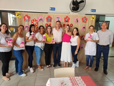 Foto 36: Mulheres funcionárias municipais recebem um carinho especial ao Dia da Mulher