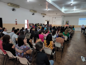 Foto 11: Neurociência é tema de palestra do 1º Seminário de 2023 realizado pela Educação
