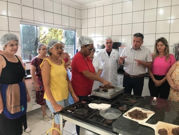 Foto 96: Delícias Gastronômicas - Aulas de Bolos Caseiros e Ovos de Páscoa