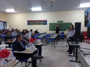 Foto 7: Alunos da Etec participam do 6º Dia de Campo