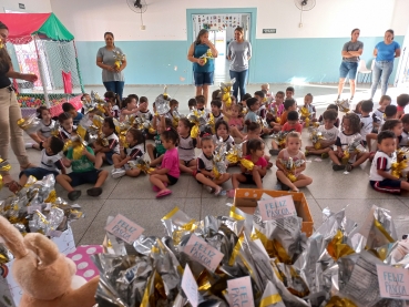 Foto 54: Entrega de ovos de Páscoa
