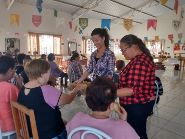 Foto 23: Festa Junina do Grupo de Convivência do Idoso da Asa Branca