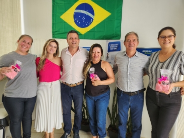 Foto 17: Mulheres funcionárias municipais recebem um carinho especial ao Dia da Mulher