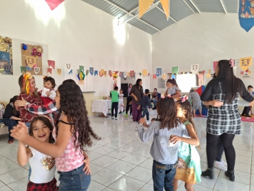 Foto 36:  Festa Junina do grupo Criança Feliz - Centro Comunitário 