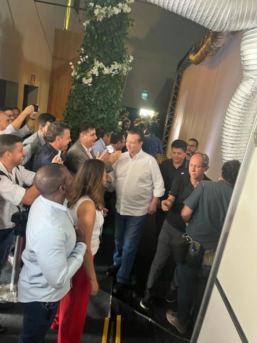 Foto 4: Quatá marca presença no Congresso dos Municípios
