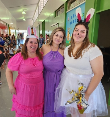 Foto 5: Entrega de ovos de Páscoa