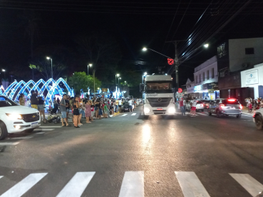 Foto 7: Carreata de Natal com as Carretas da Hengel