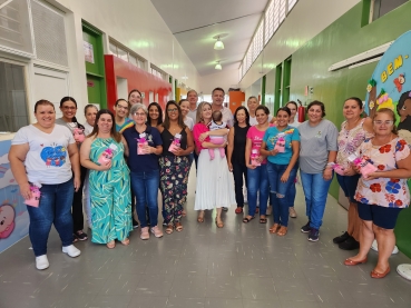 Foto 21: Mulheres funcionárias municipais recebem um carinho especial ao Dia da Mulher