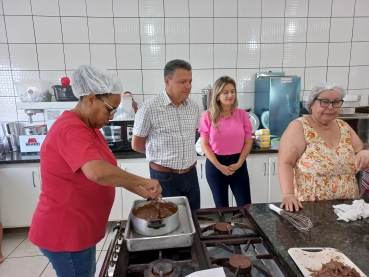 Foto 76: Delícias Gastronômicas - Aulas de Bolos Caseiros e Ovos de Páscoa