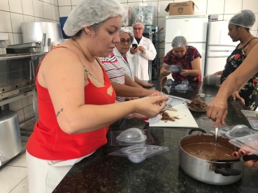 Foto 102: Delícias Gastronômicas - Aulas de Bolos Caseiros e Ovos de Páscoa