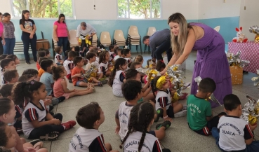 Foto 10: Entrega de ovos de Páscoa