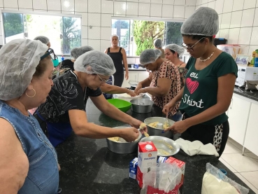 Foto 94: Delícias Gastronômicas - Aulas de Bolos Caseiros e Ovos de Páscoa