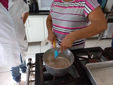 Foto 82: Delícias Gastronômicas - Aulas de Bolos Caseiros e Ovos de Páscoa