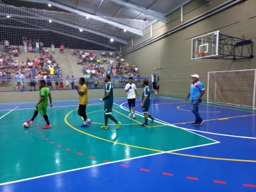 Foto 48: CAQ: Campeão do Campeonato de Futsal de Férias 