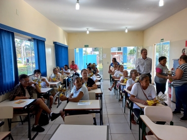 Foto 31: Entrega de ovos de Páscoa