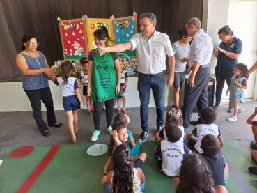 Foto 58: Entrega de ovos de Páscoa