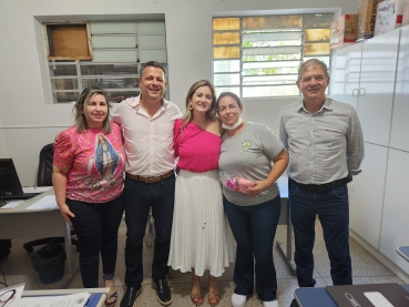 Foto 26: Mulheres funcionárias municipais recebem um carinho especial ao Dia da Mulher