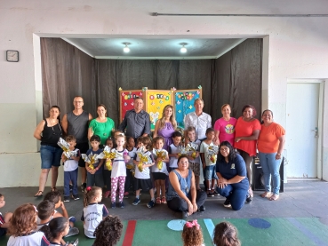 Foto 55: Entrega de ovos de Páscoa