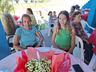 Foto 10: Cras promove tarde especial para comemorar o Dia das Mães