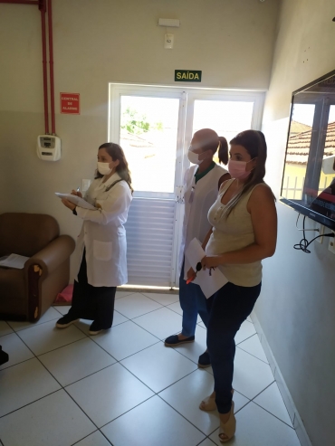 Foto 24: CER II anexo à Lumen et Fides realiza atendimento em Quatá para avaliar pacientes que necessitam de cadeiras de rodas, banho e motorizada