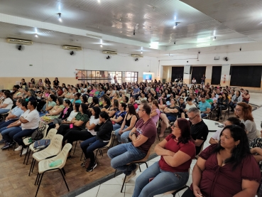 Foto 1: Neurociência é tema de palestra do 1º Seminário de 2023 realizado pela Educação