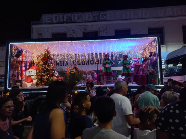 Foto 41: Carreata de Natal com as Carretas da Hengel