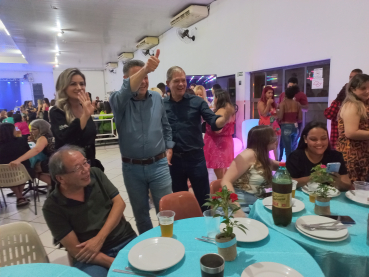 Foto 5: Funcionários Municipais de Quatá participam de grande festa