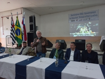 Foto 9: Quatá sedia grande evento do Governo de São Paulo sobre Investimento Sustentável