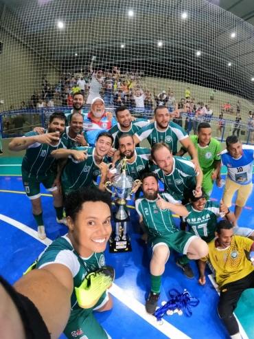 Foto 27: CAQ: Campeão do Campeonato de Futsal de Férias 