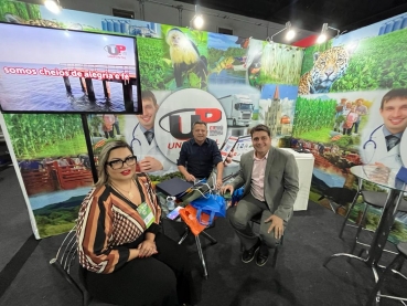 Foto 2: Quatá marca presença no Congresso dos Municípios