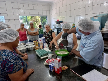 Foto 9: Delícias Gastronômicas - Aulas de Bolos Caseiros e Ovos de Páscoa