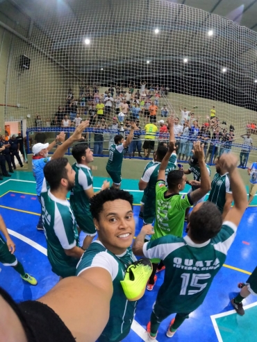 Foto 31: CAQ: Campeão do Campeonato de Futsal de Férias 
