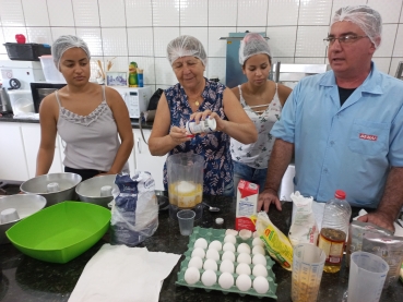 Foto 25: Delícias Gastronômicas - Aulas de Bolos Caseiros e Ovos de Páscoa