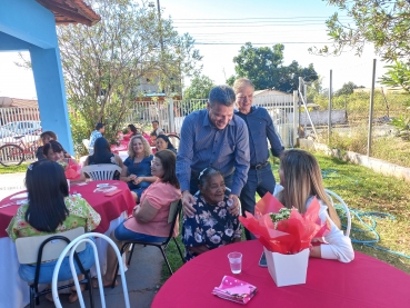 Foto 39: Cras promove tarde especial para comemorar o Dia das Mães