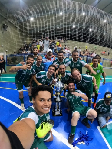 Foto 32: CAQ: Campeão do Campeonato de Futsal de Férias 