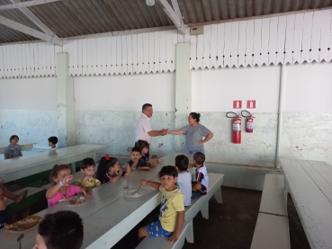 Foto 19: Mulheres funcionárias municipais recebem um carinho especial ao Dia da Mulher